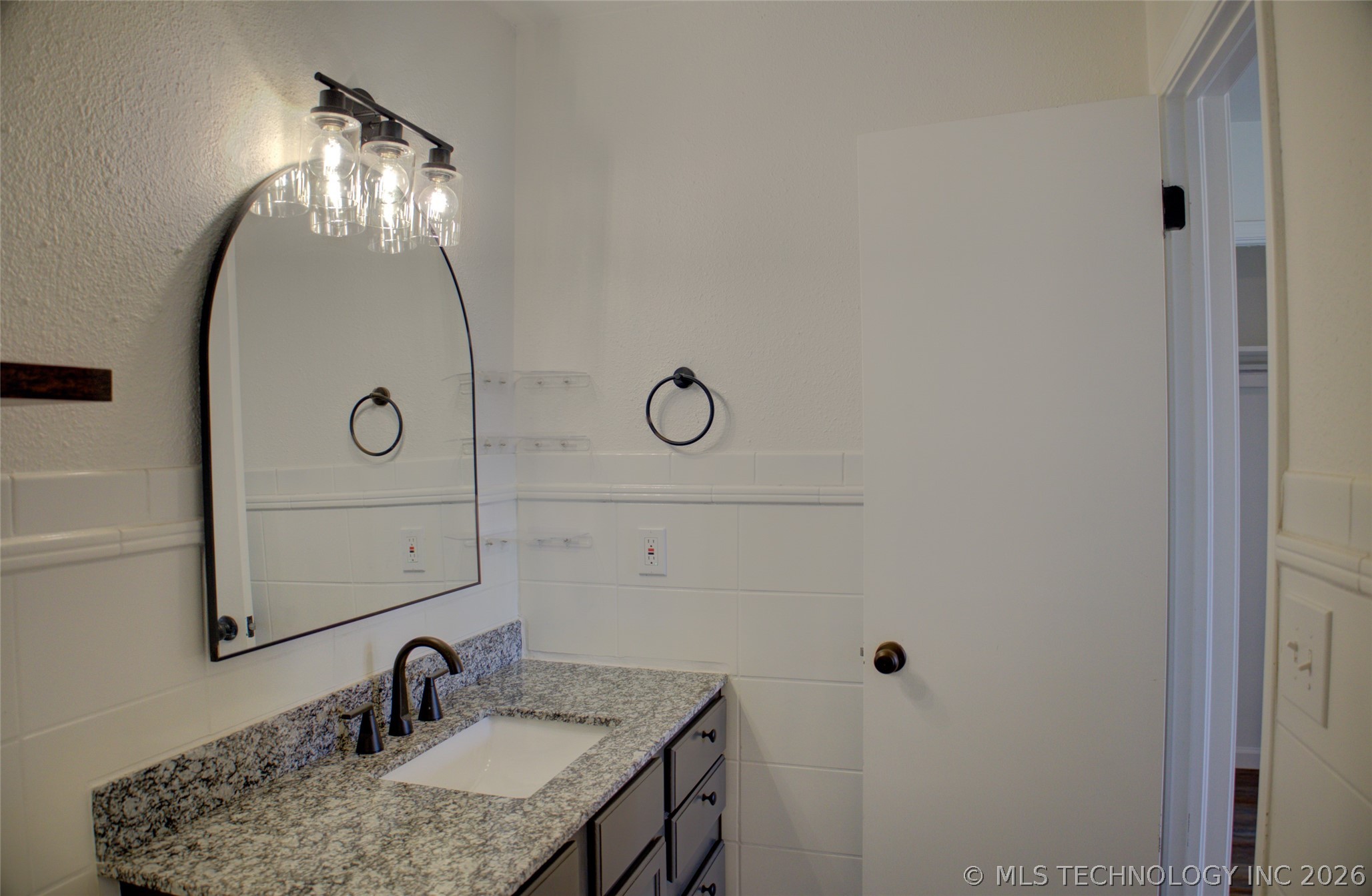1924 W Urbana Street Property Photo 40