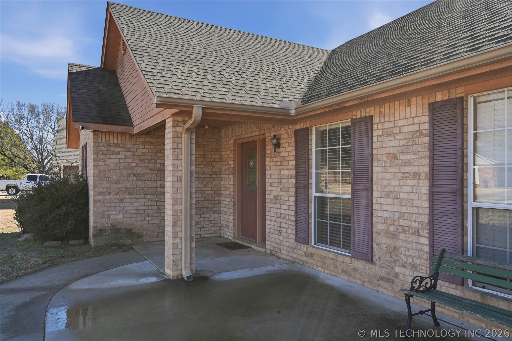 906 Kentucky Derby Drive Property Photo 2