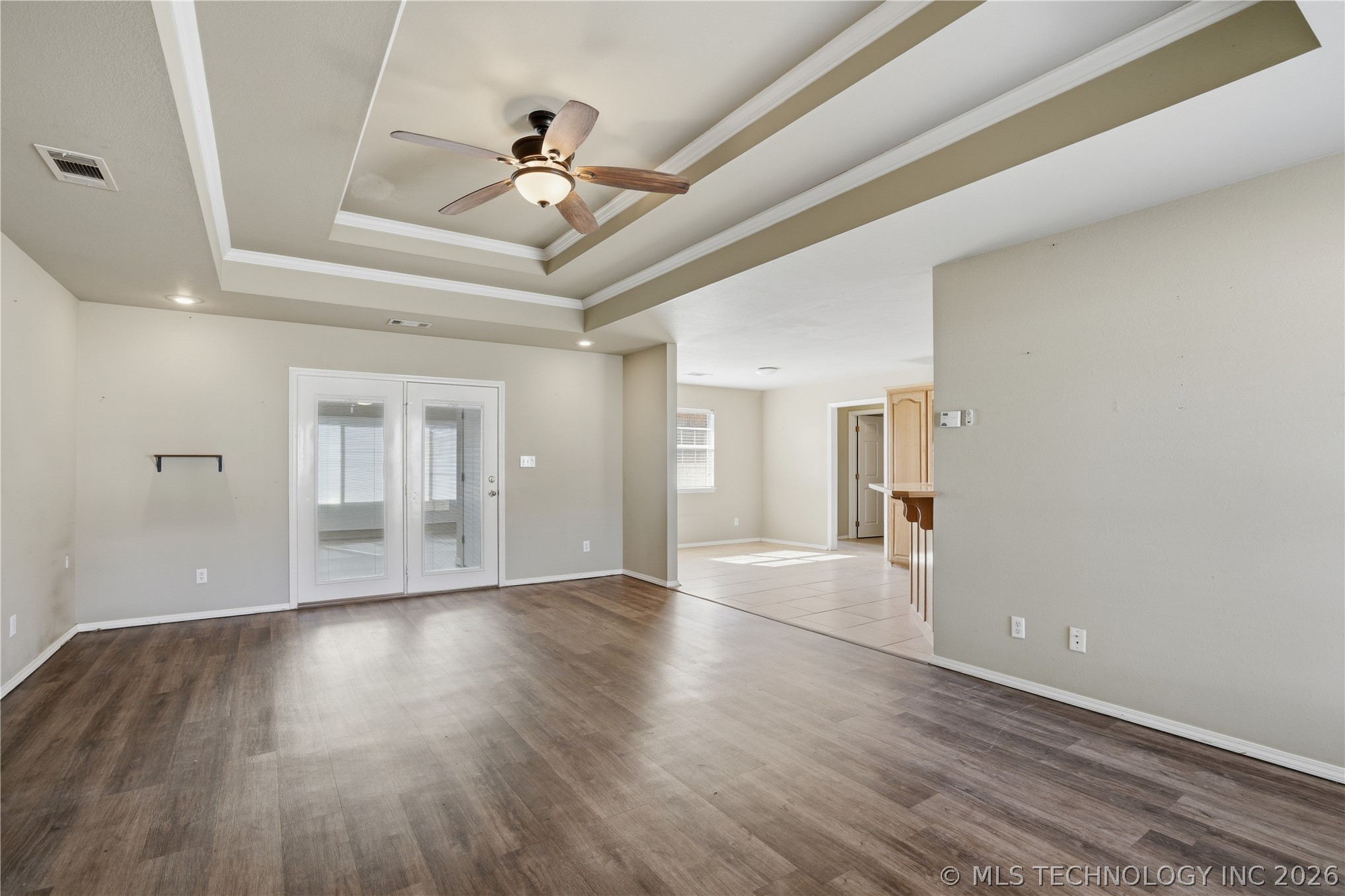 906 Kentucky Derby Drive Property Photo 9