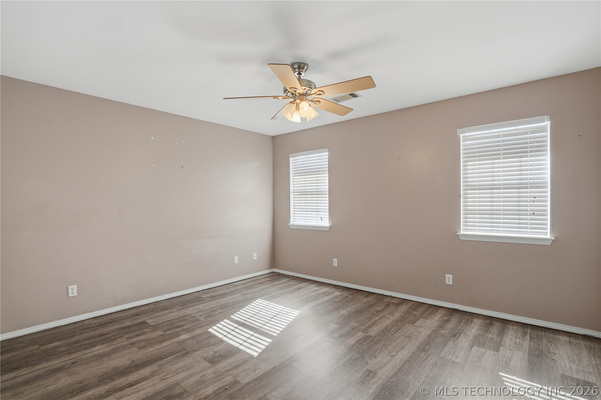 906 Kentucky Derby Drive Property Photo 13