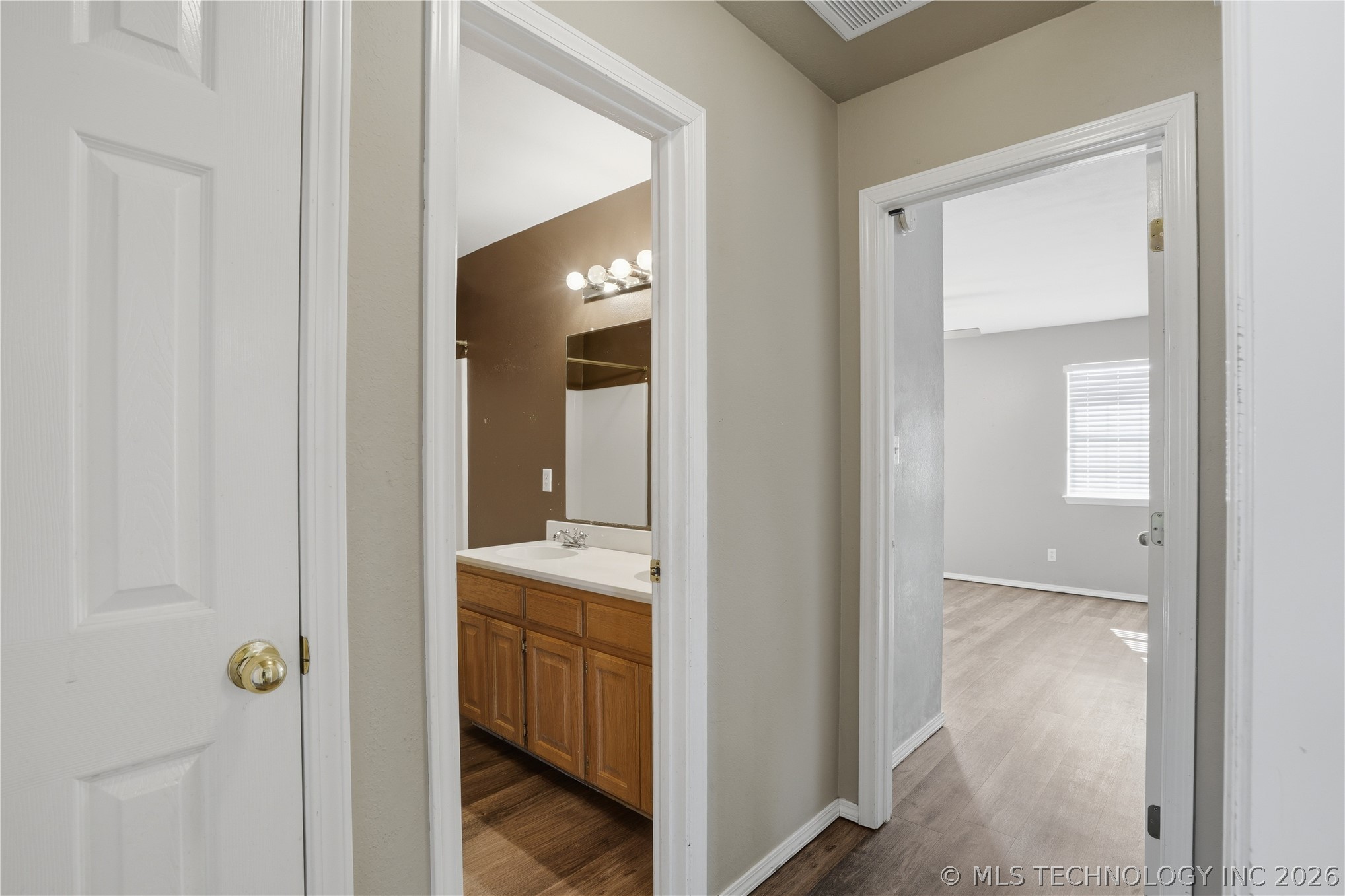 906 Kentucky Derby Drive Property Photo 14