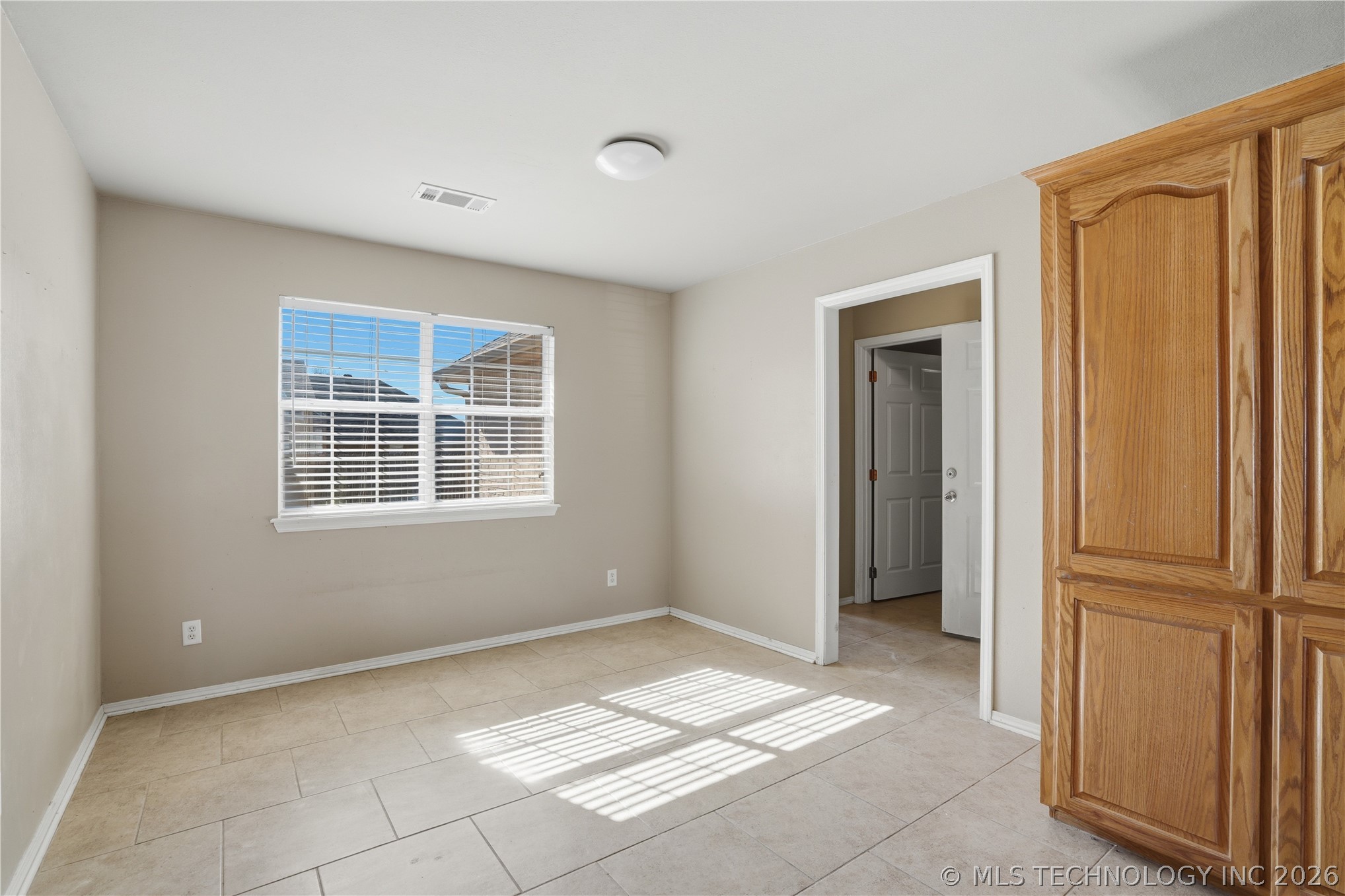 906 Kentucky Derby Drive Property Photo 15