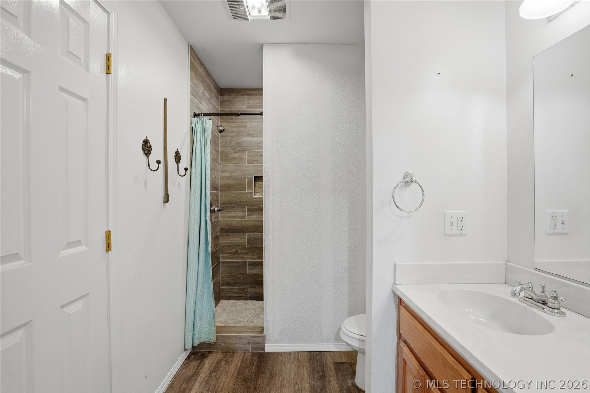 906 Kentucky Derby Drive Property Photo 18