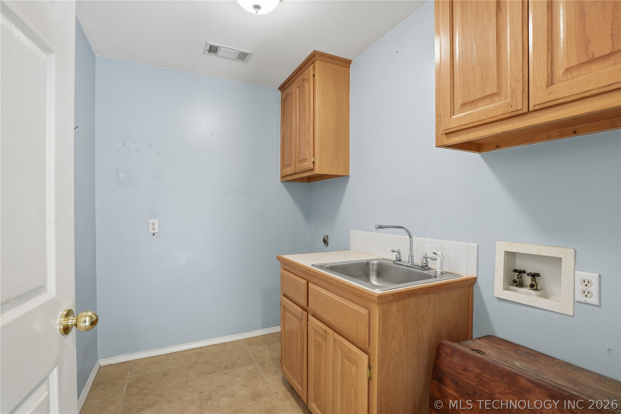 906 Kentucky Derby Drive Property Photo 23