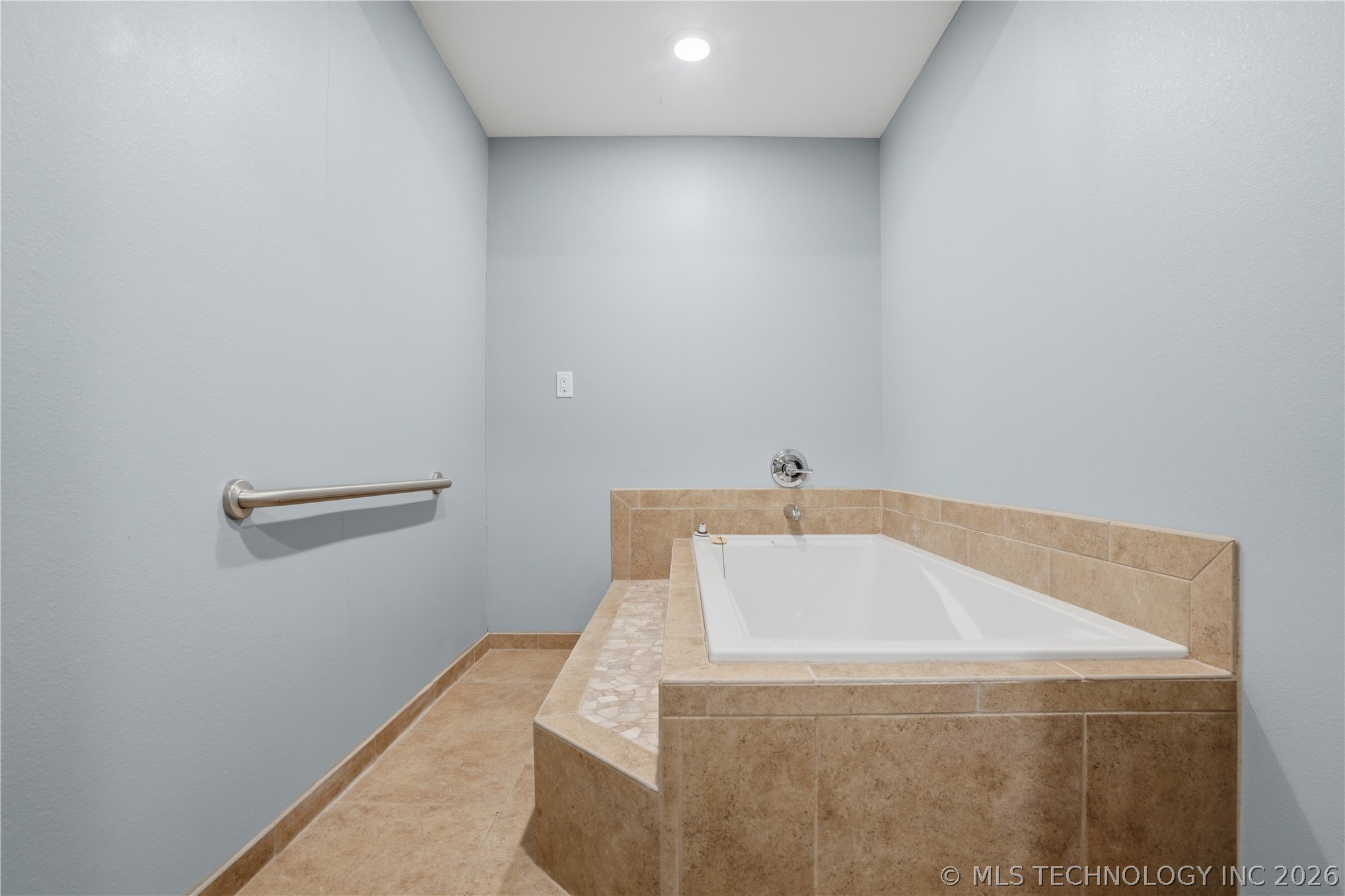 906 Kentucky Derby Drive Property Photo 25