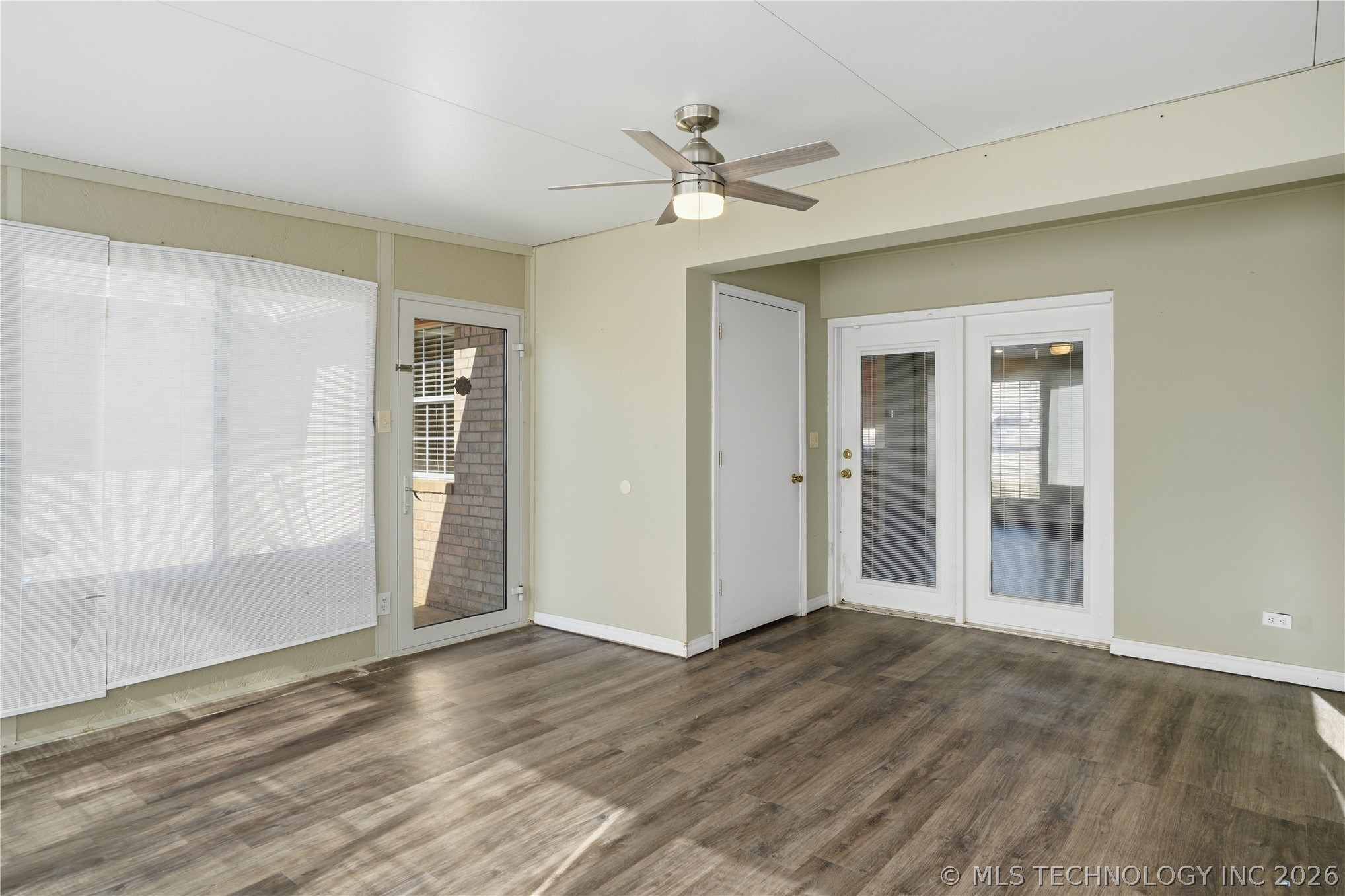 906 Kentucky Derby Drive Property Photo 27