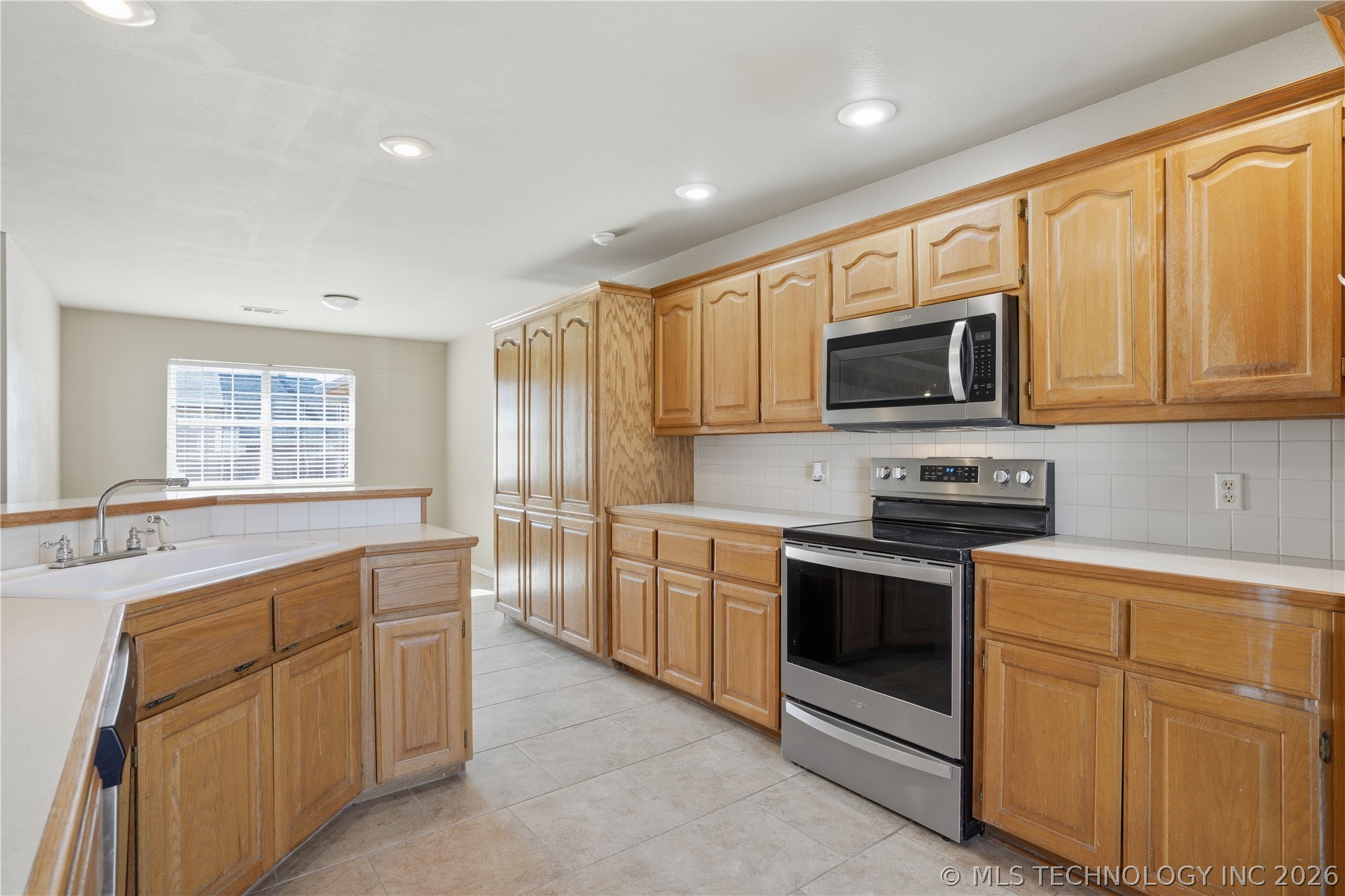 906 Kentucky Derby Drive Property Photo 30