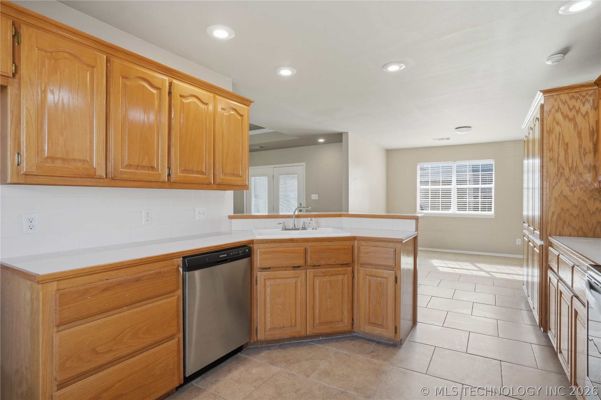 906 Kentucky Derby Drive Property Photo 33