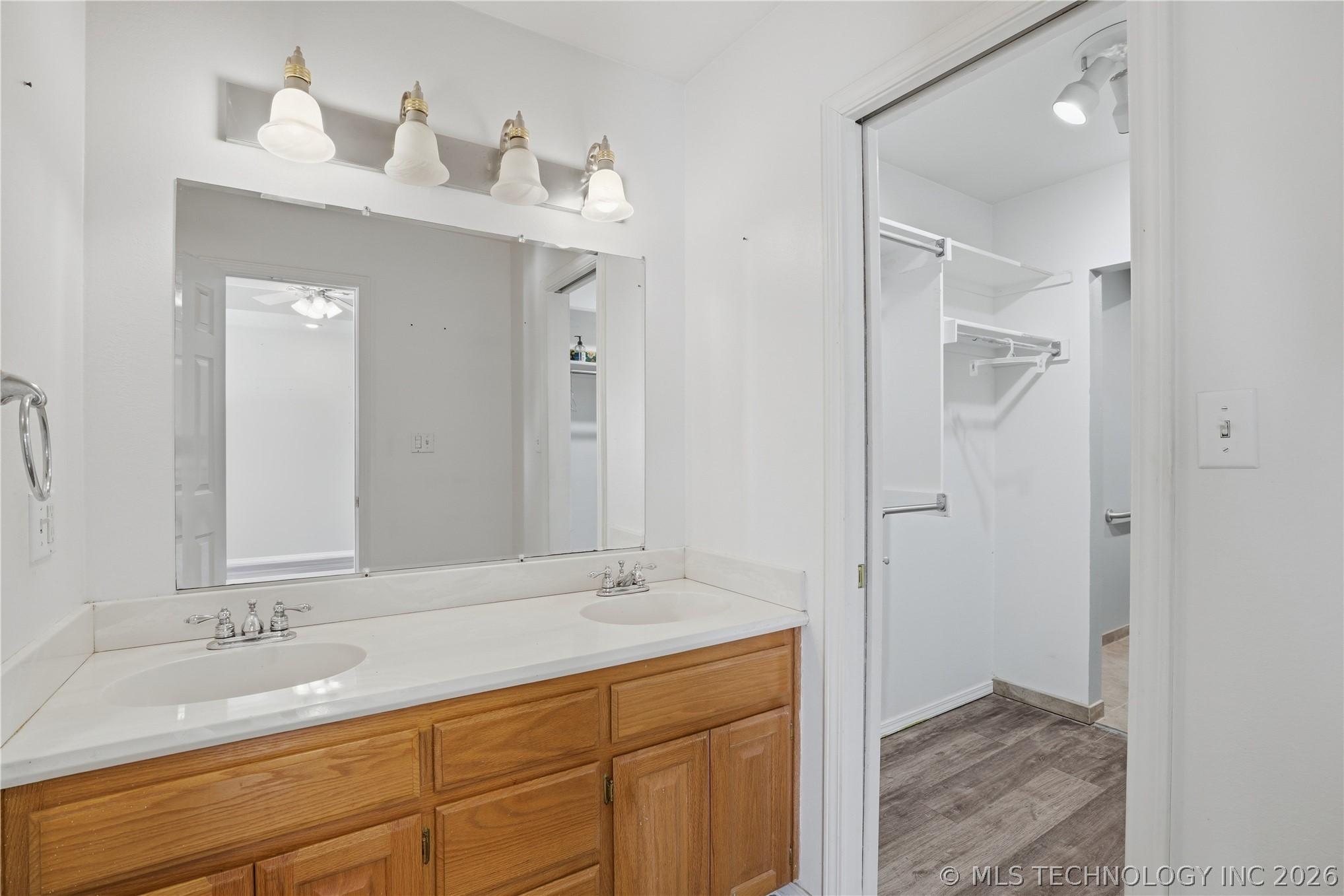 906 Kentucky Derby Drive Property Photo 35