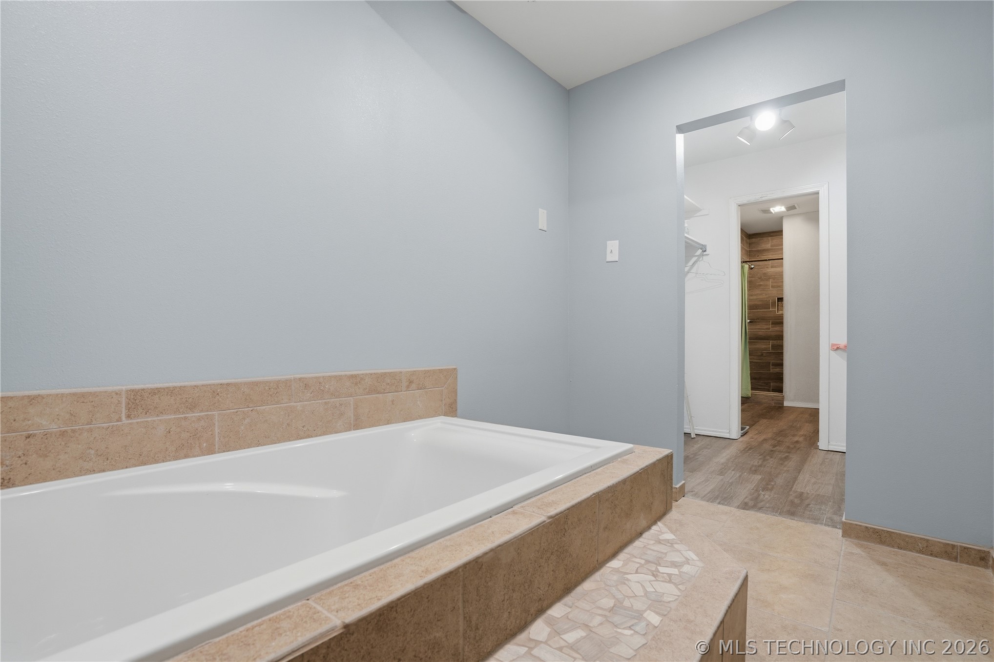 906 Kentucky Derby Drive Property Photo 36