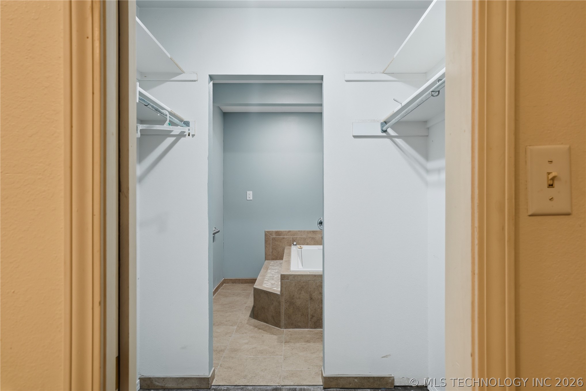 906 Kentucky Derby Drive Property Photo 37