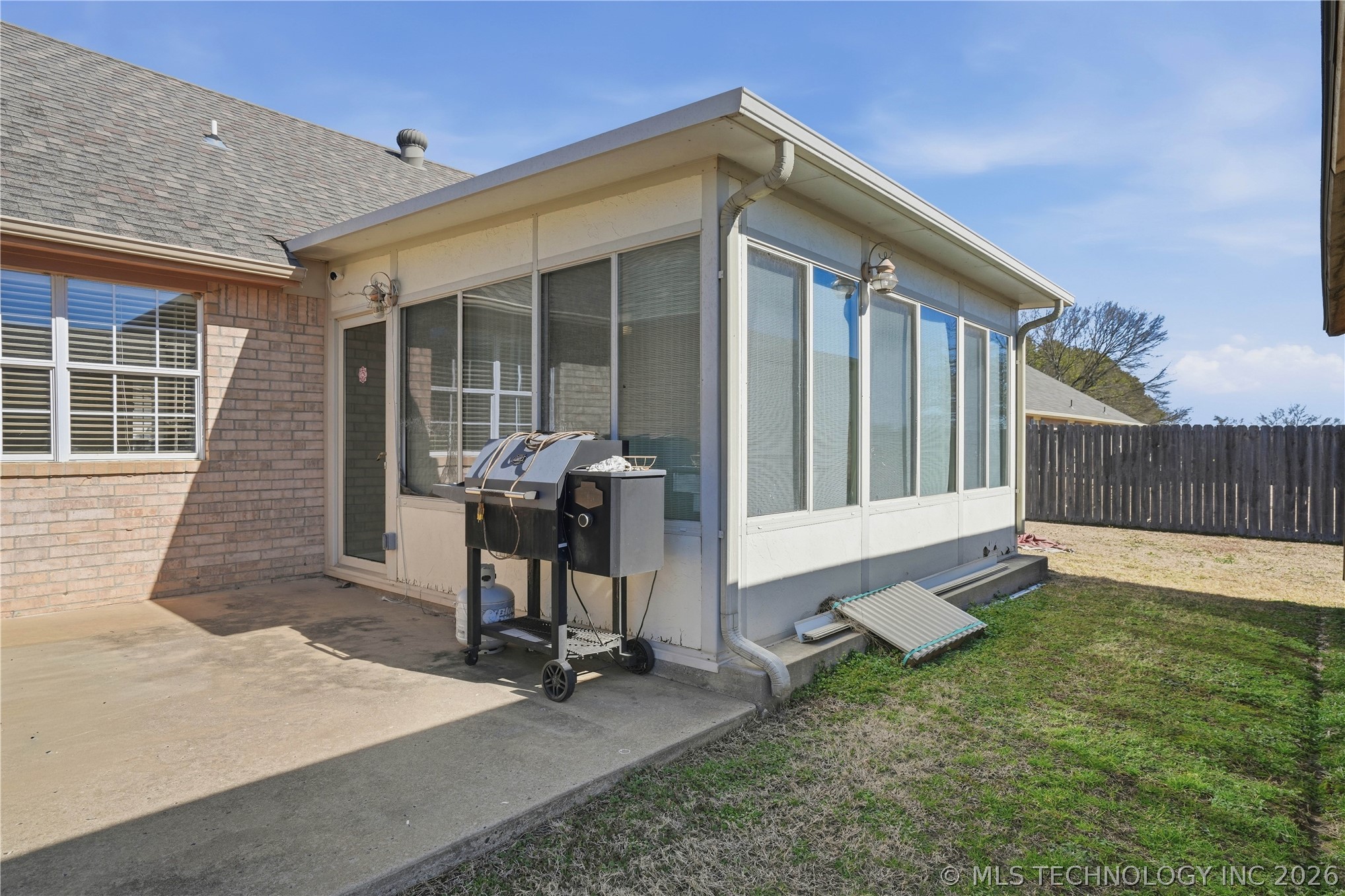 906 Kentucky Derby Drive Property Photo 40