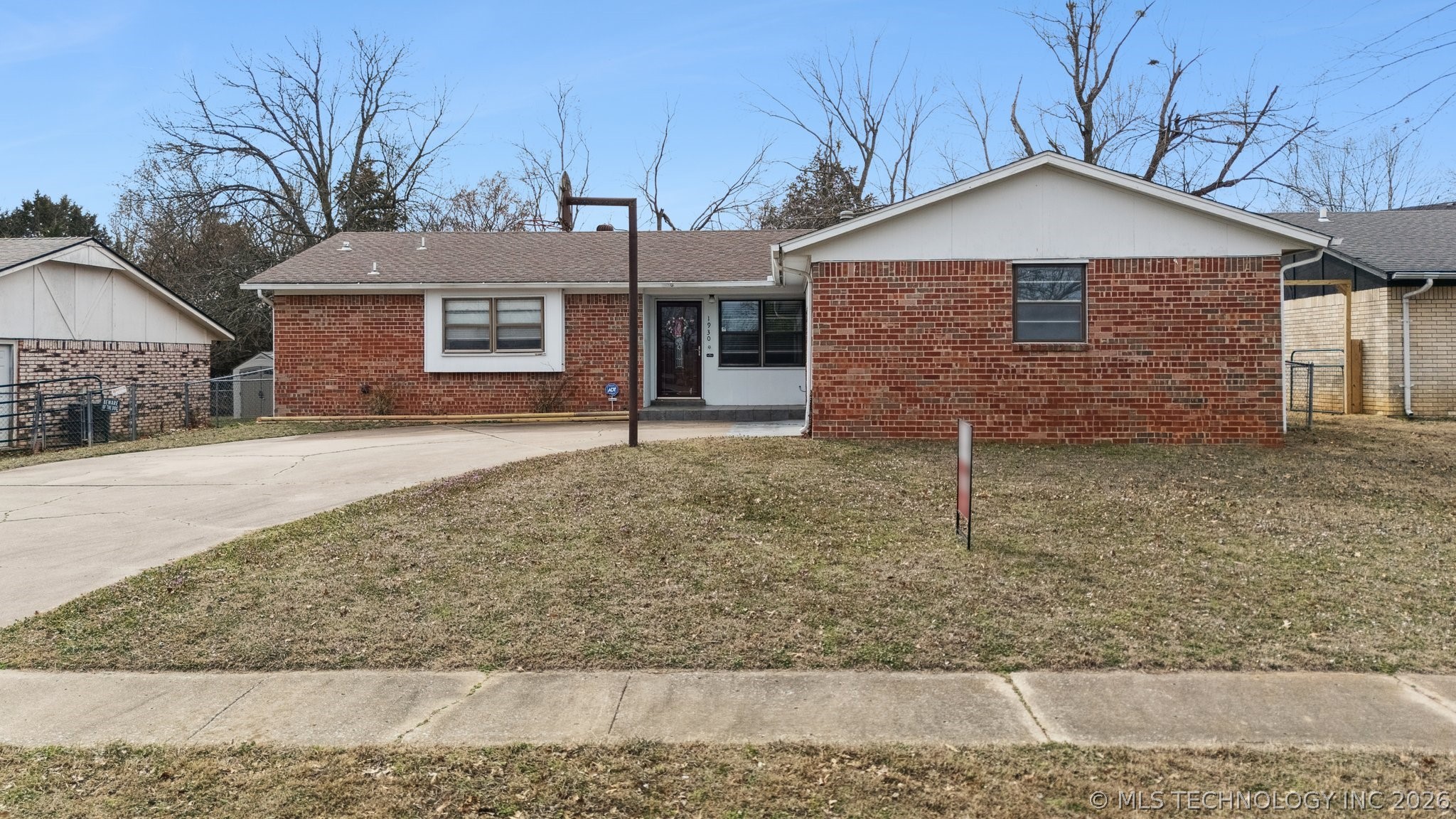 1930 S Bixby Street Property Photo 1