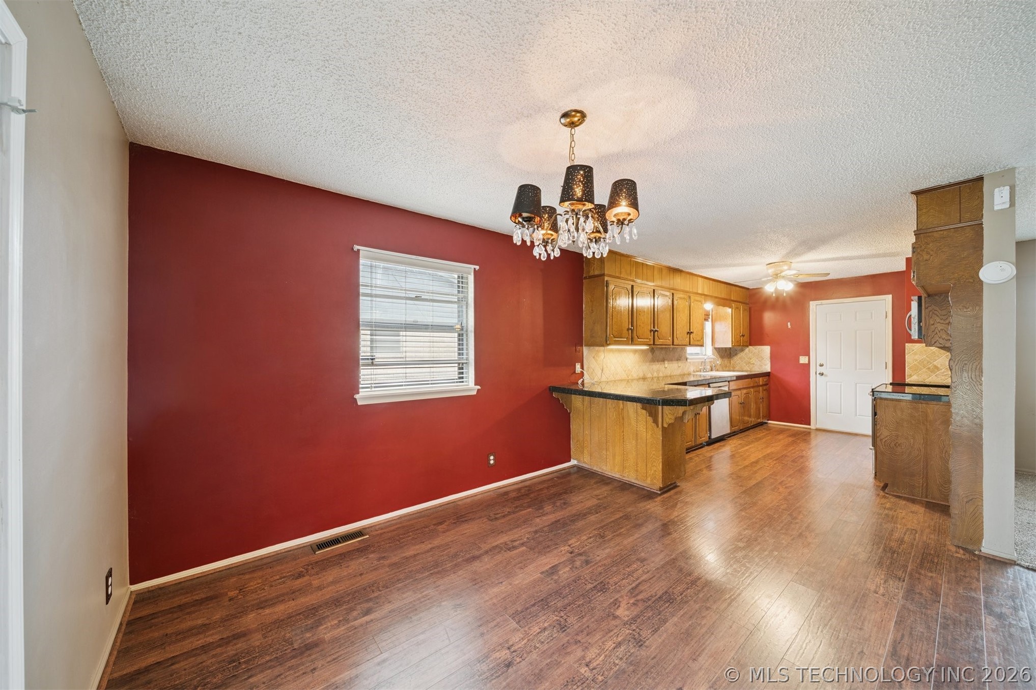 1930 S Bixby Street Property Photo 8