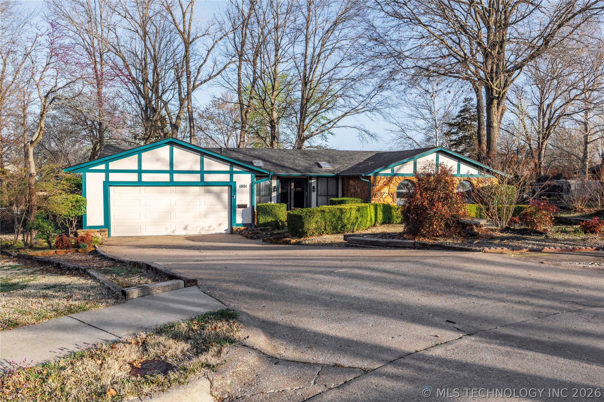 1801 Rolling Hills Place Property Photo 1