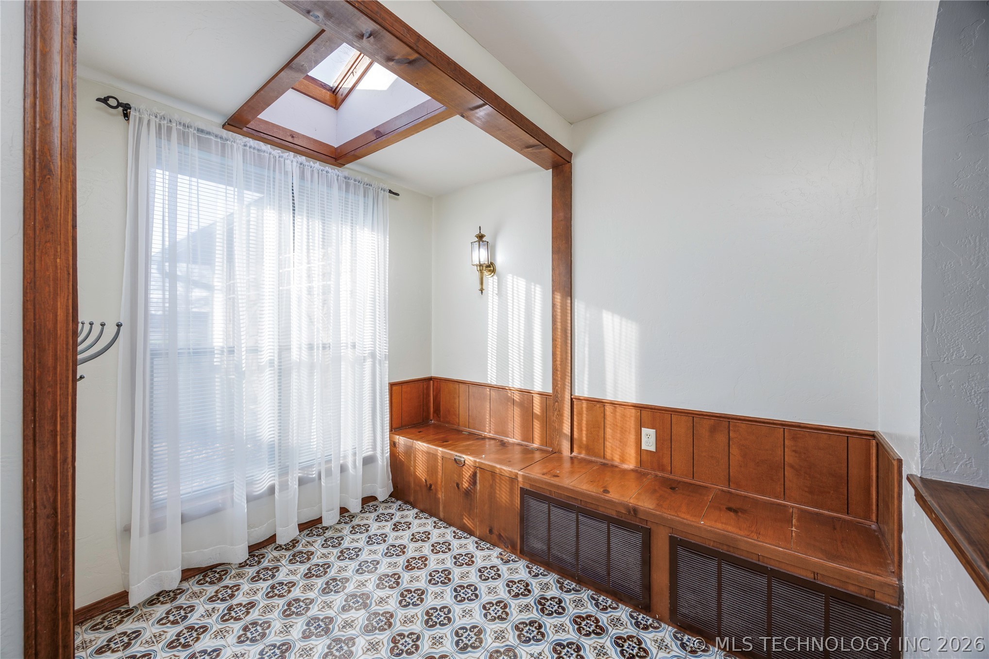 1801 Rolling Hills Place Property Photo 8