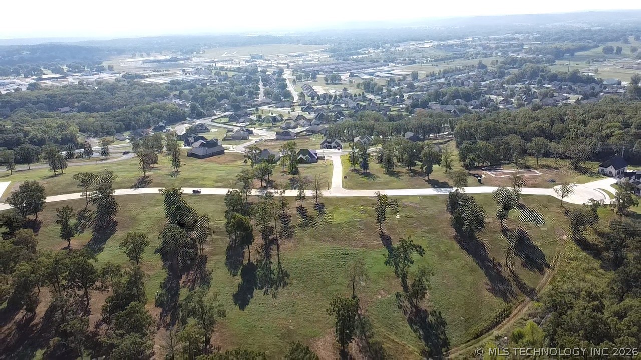 828 Ridgeview Drive Property Photo 3