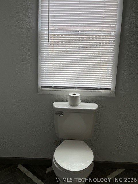 1011 N H Street Property Photo 22