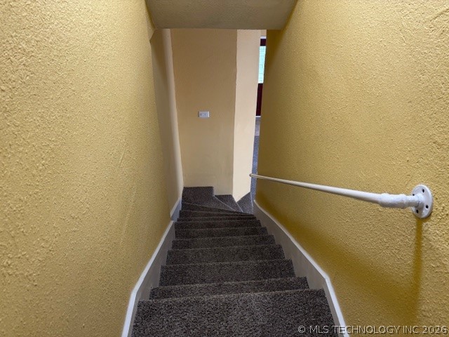 1011 N H Street Property Photo 34