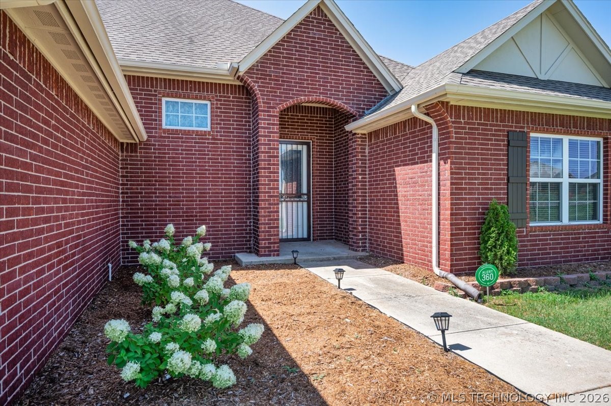 5800 Se 142nd Property Photo 4