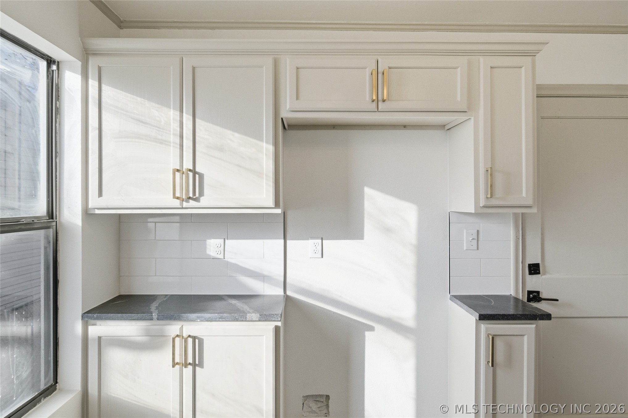 252 E 45th Place Property Photo 11