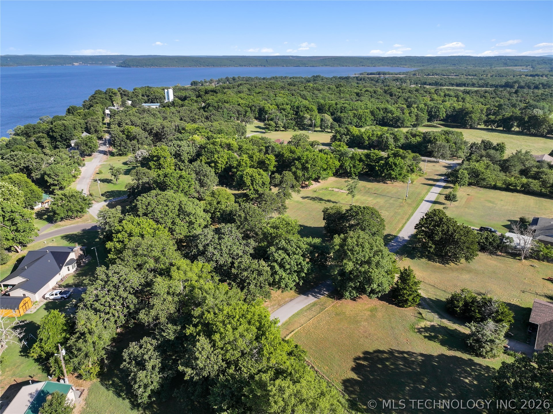 E 109th Street North Property Photo 2