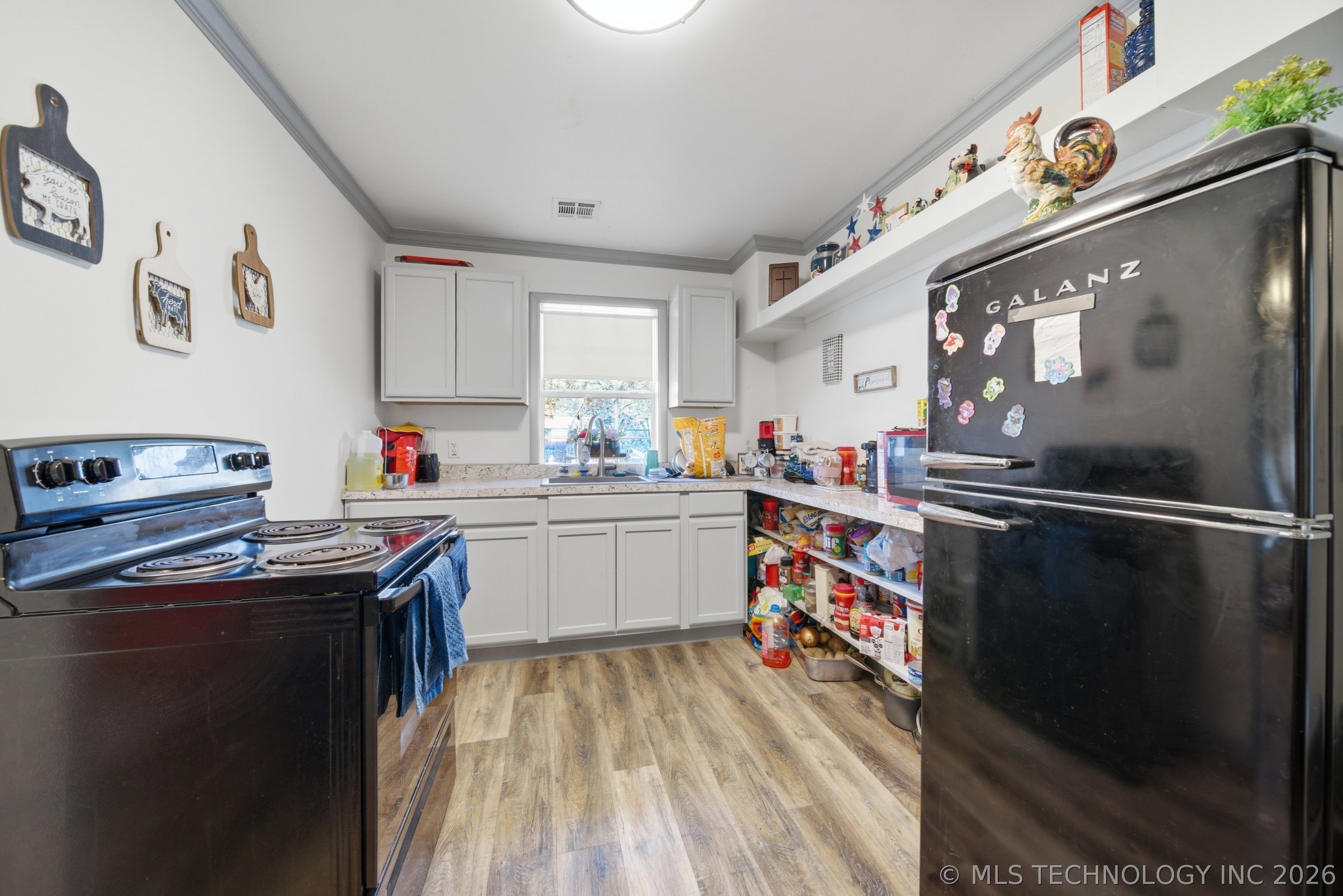 600 S Main Property Photo 14