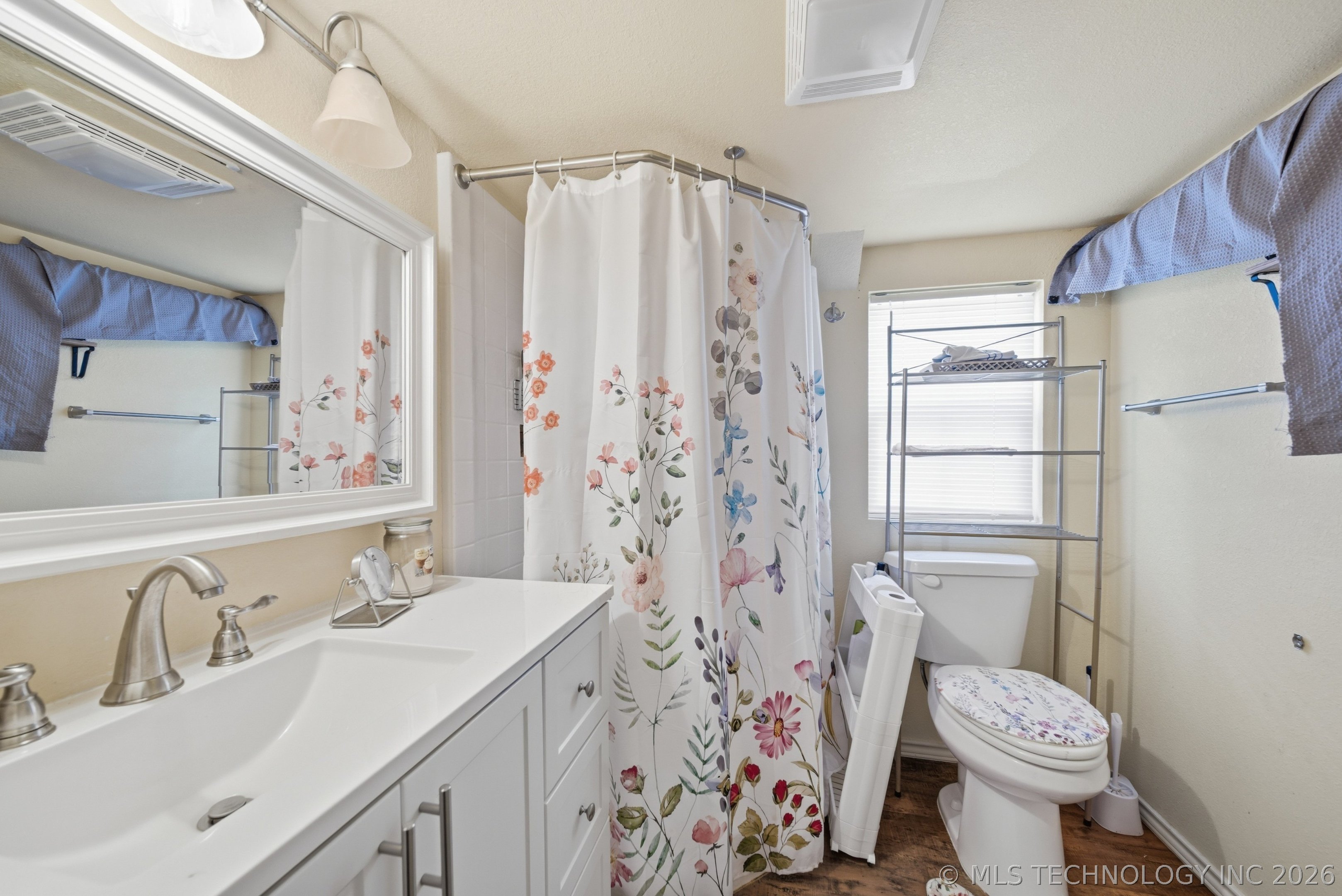 600 S Main Property Photo 28