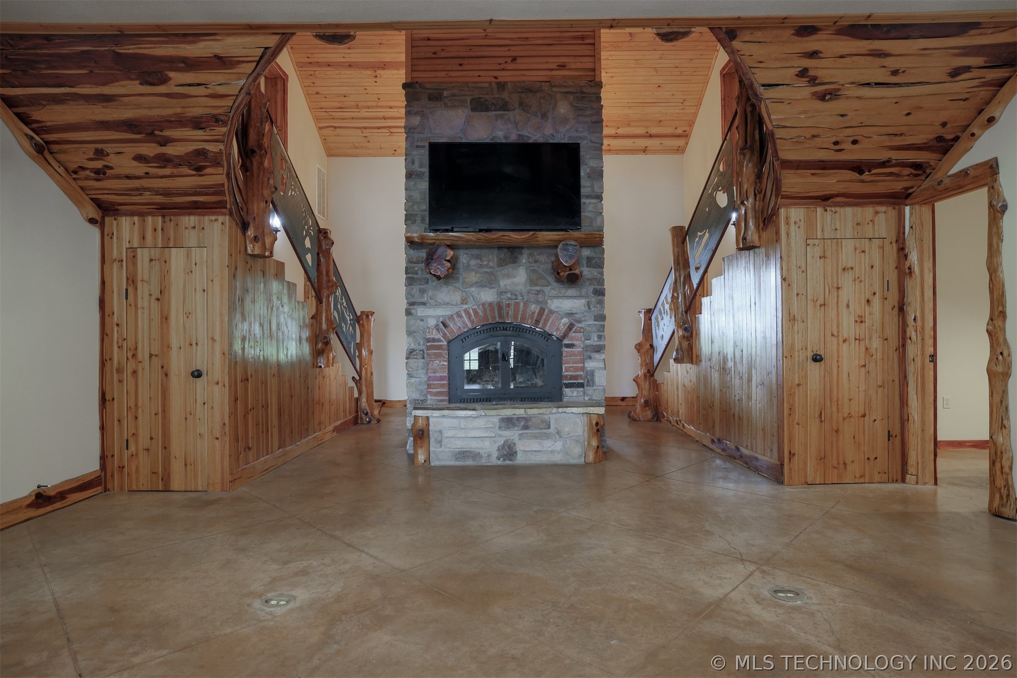 1488 N 429 Road Property Photo 8