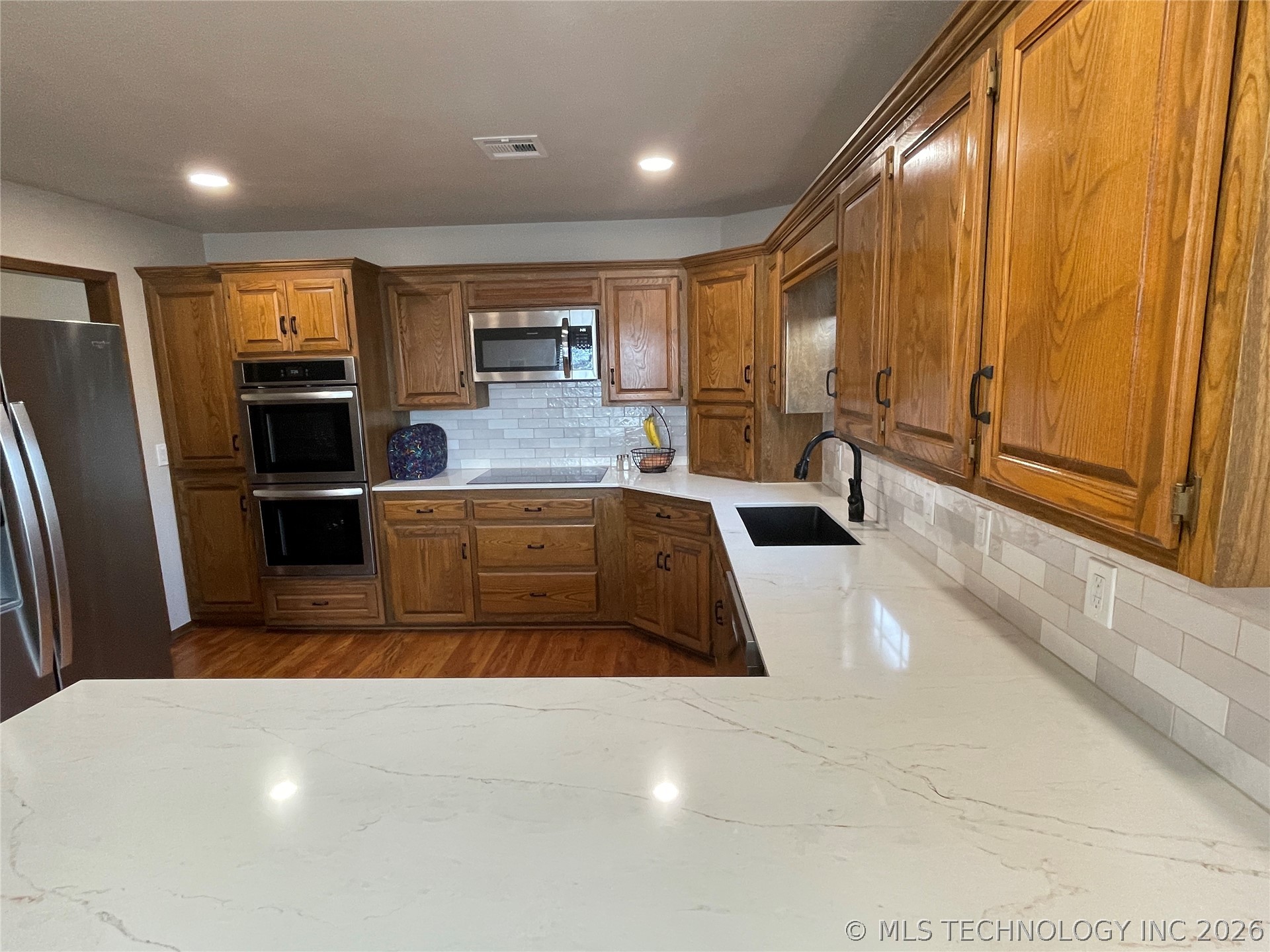 1511 Luker Lane Property Photo 3