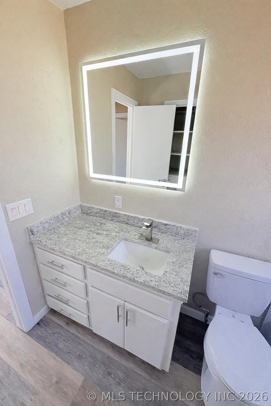 421 Elm Property Photo 5