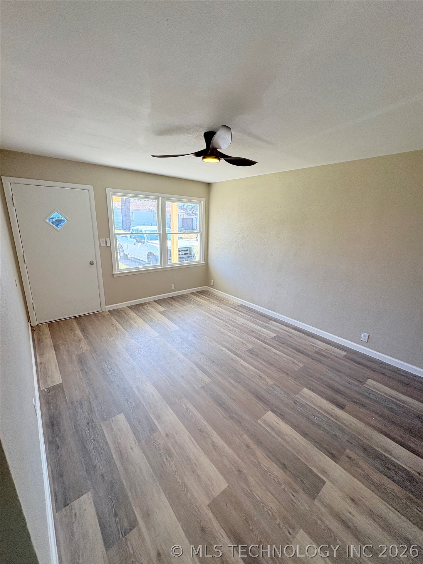 421 Elm Property Photo 6