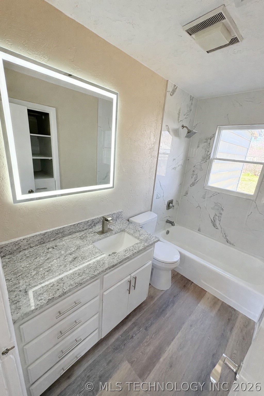 421 Elm Property Photo 7