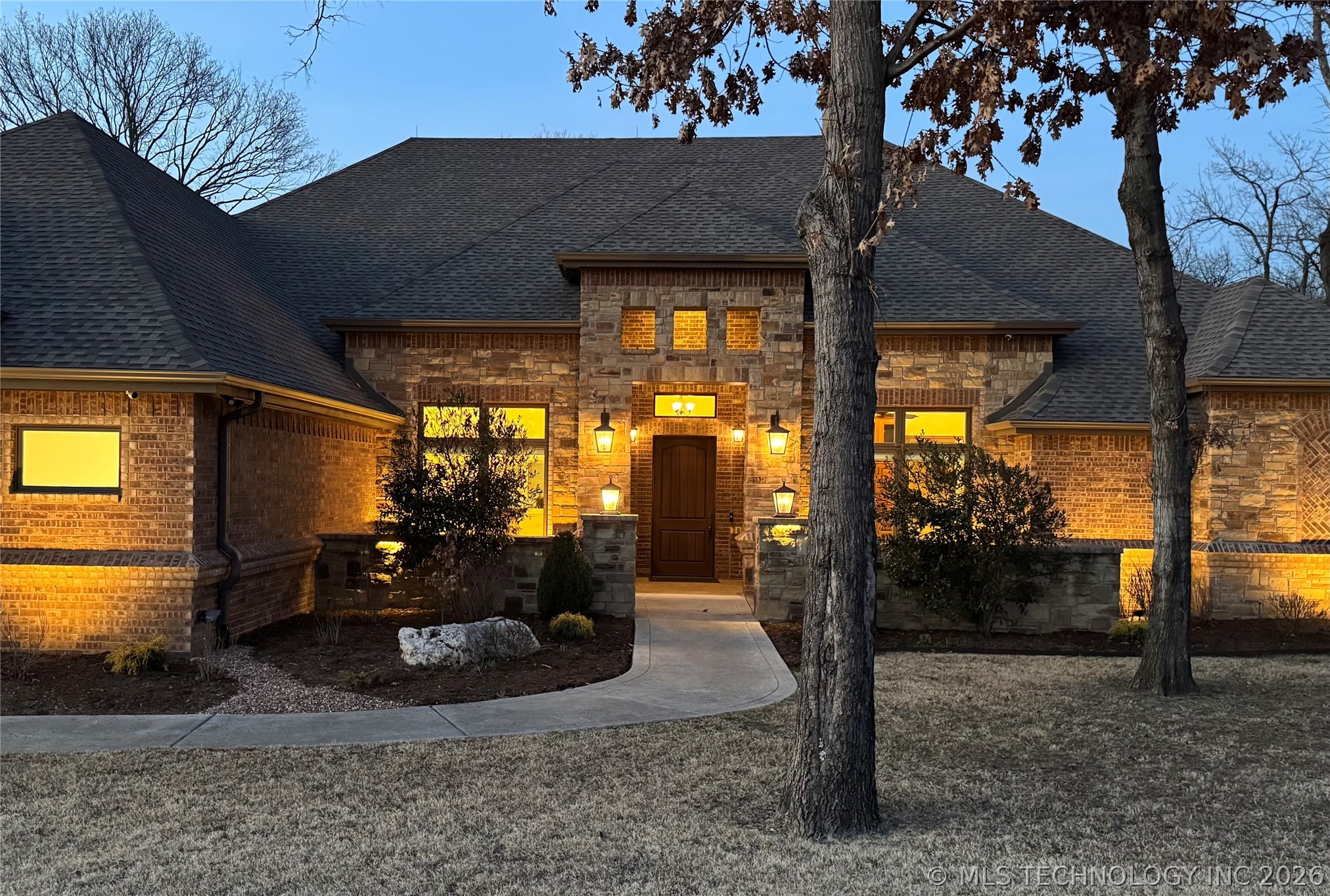 17743 E Red Hawk Road Property Photo 2