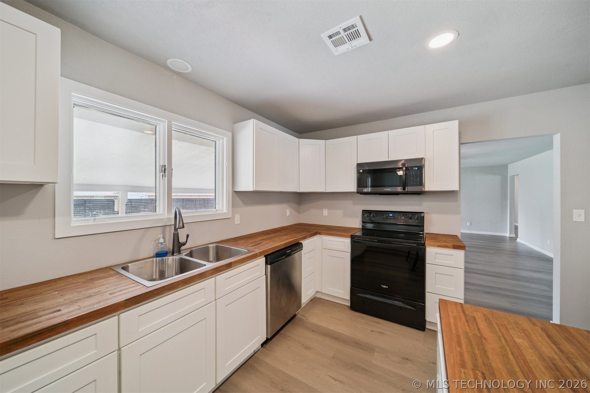 215 S Elliott Street Property Photo 20