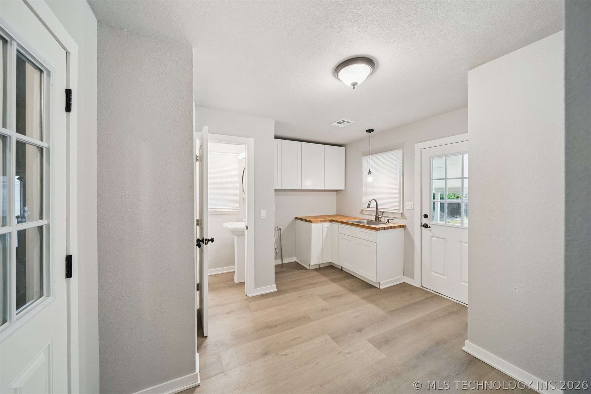 215 S Elliott Street Property Photo 23