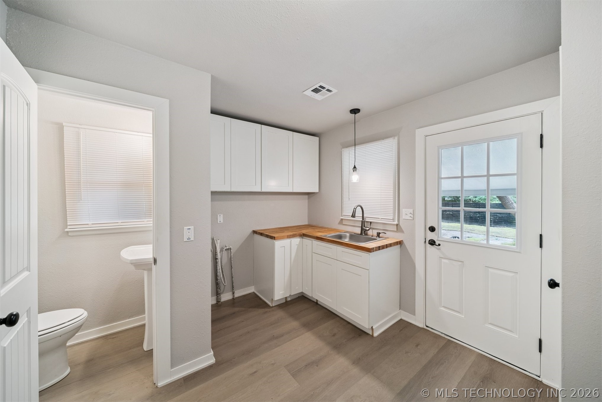 215 S Elliott Street Property Photo 24