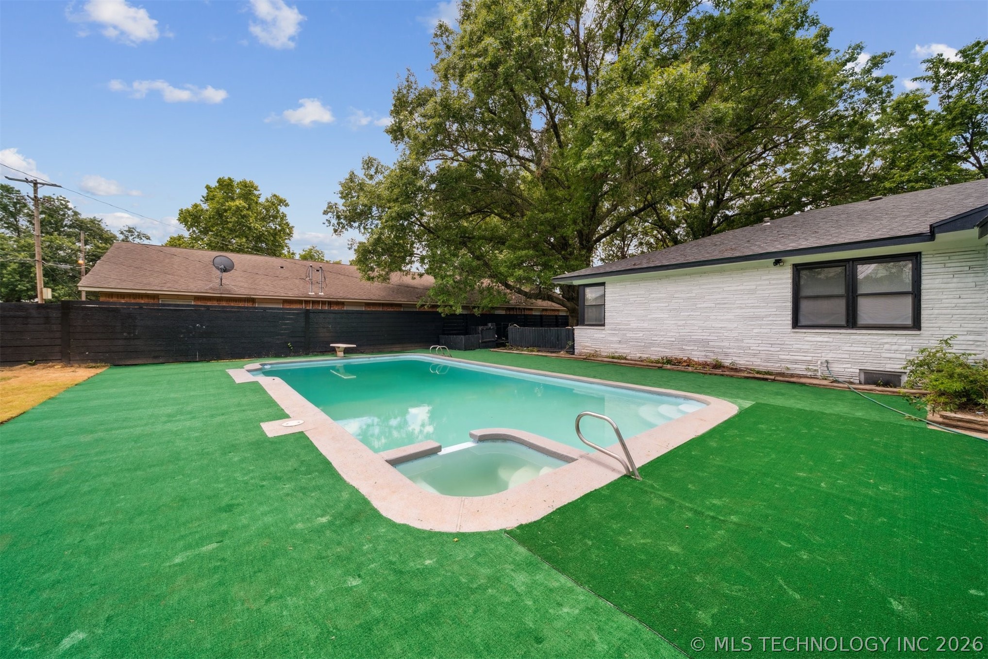 215 S Elliott Street Property Photo 37