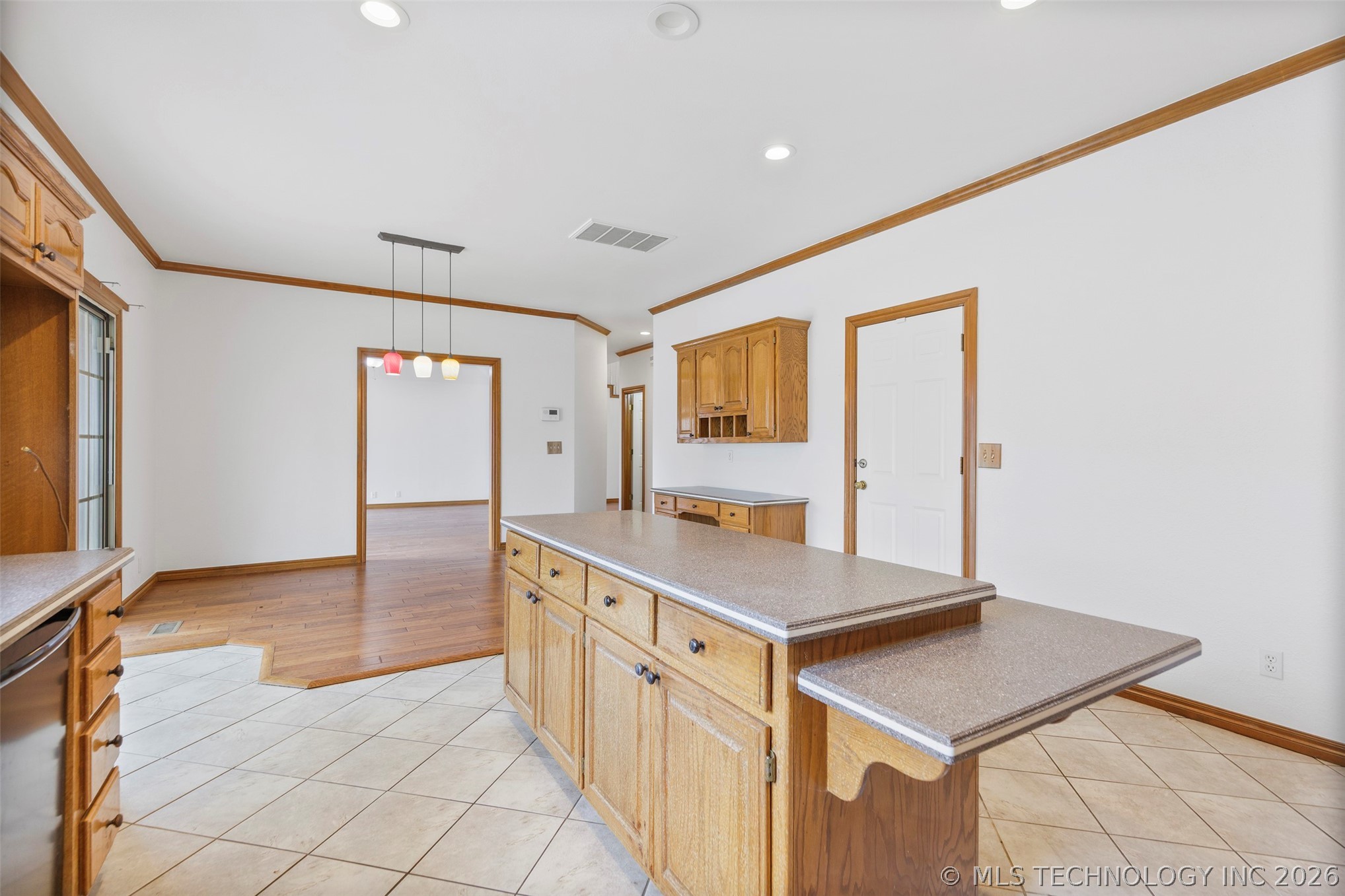 5963 S 286th East Avenue Property Photo 9