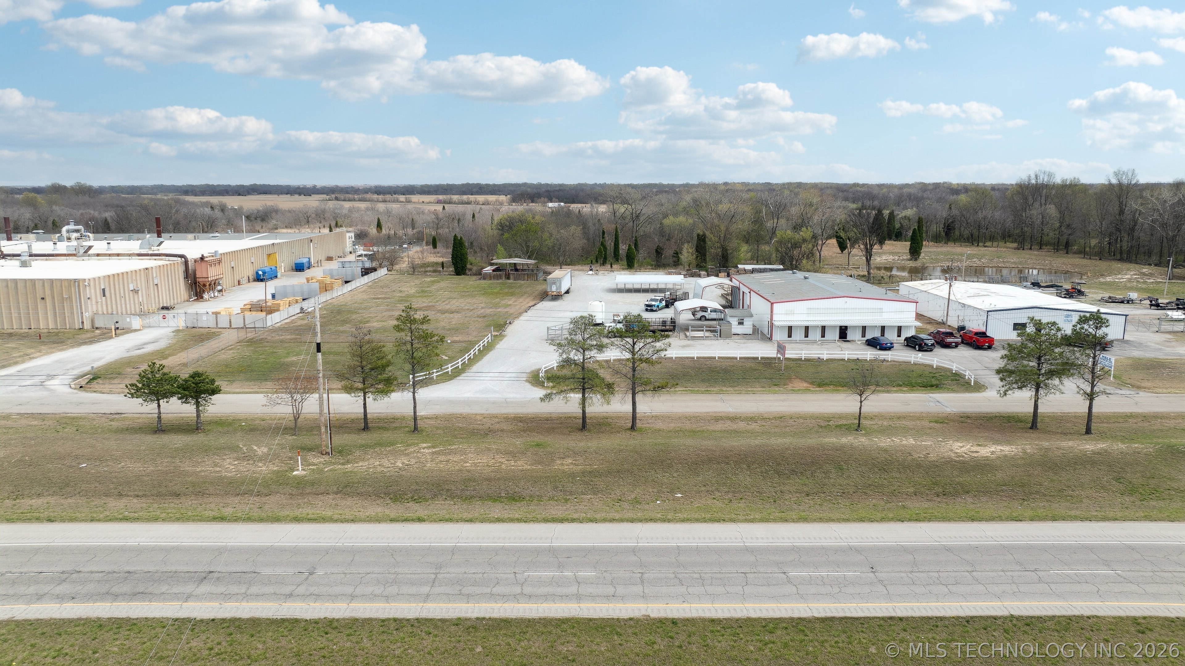 4201 N Wood Drive Property Photo 5