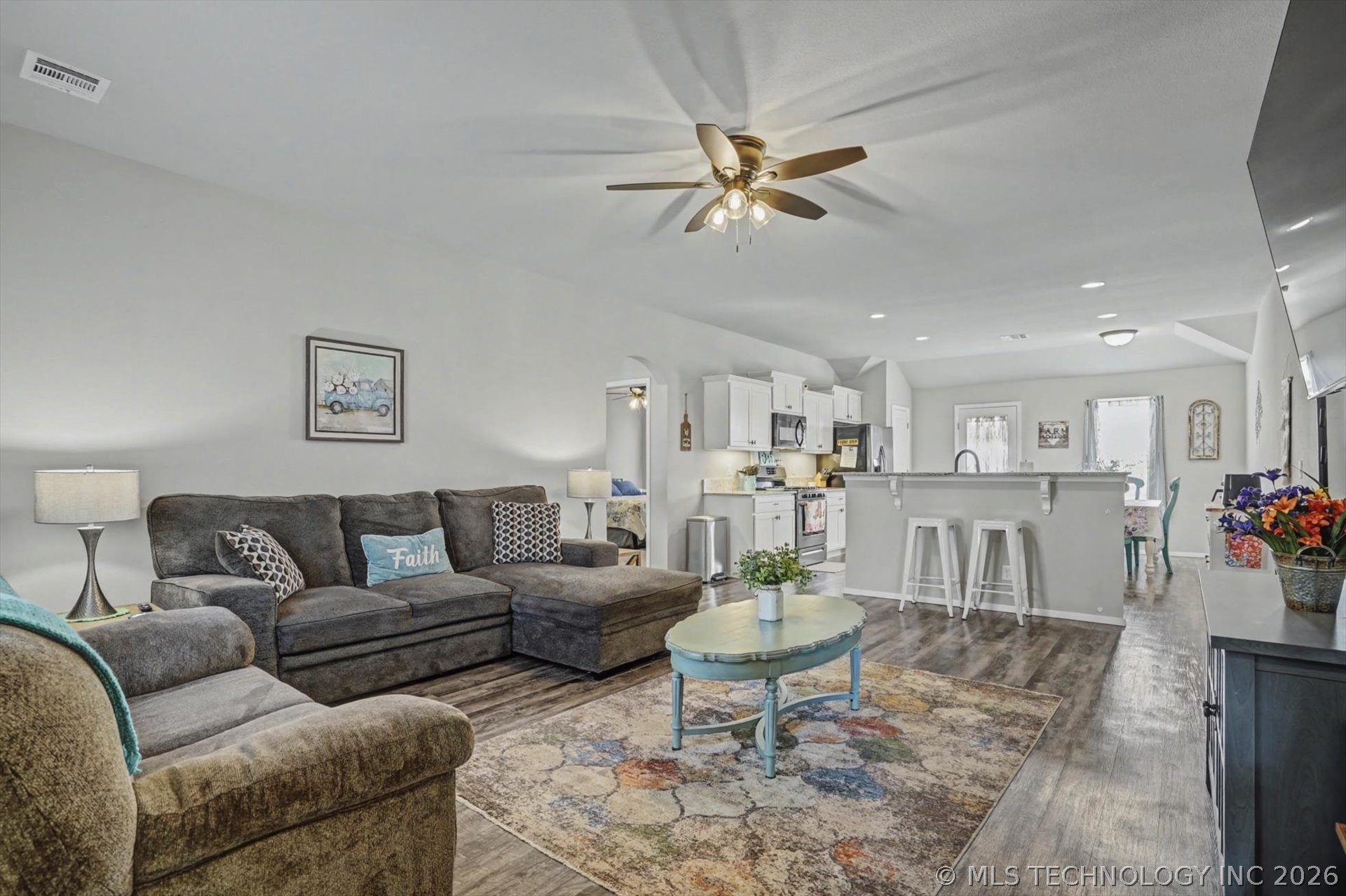 1313 E Toledo Street Property Photo 4