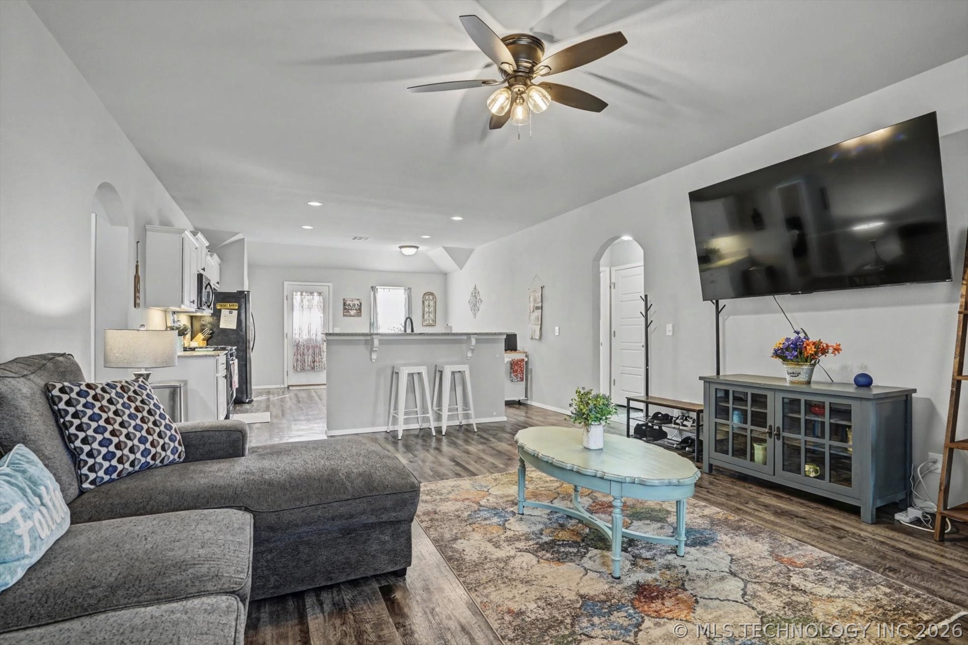 1313 E Toledo Street Property Photo 5