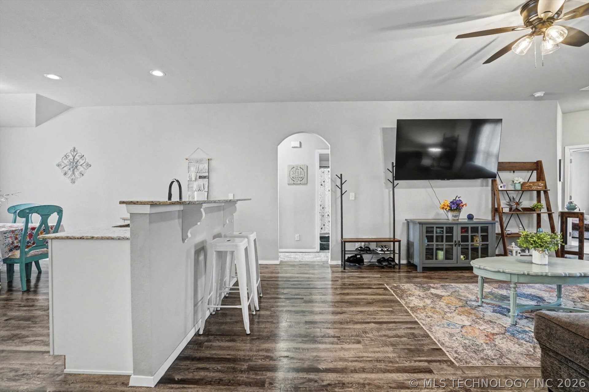 1313 E Toledo Street Property Photo 8