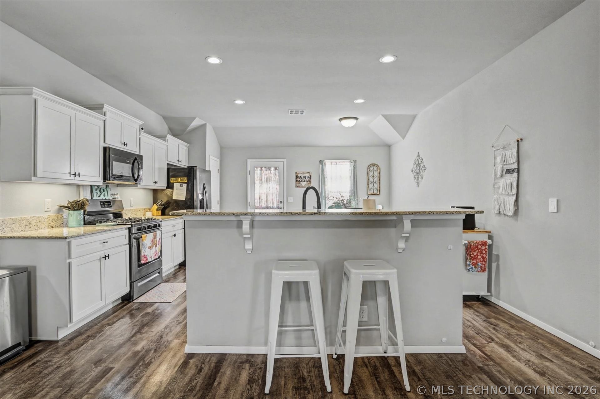 1313 E Toledo Street Property Photo 9