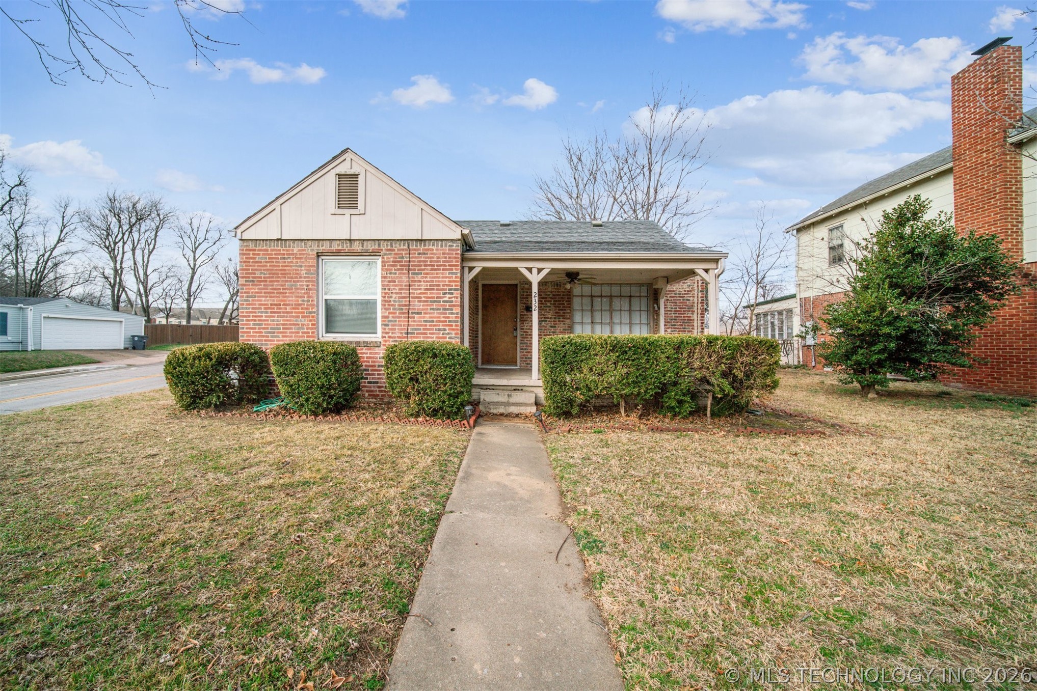 232 S Florence Avenue Property Photo 1