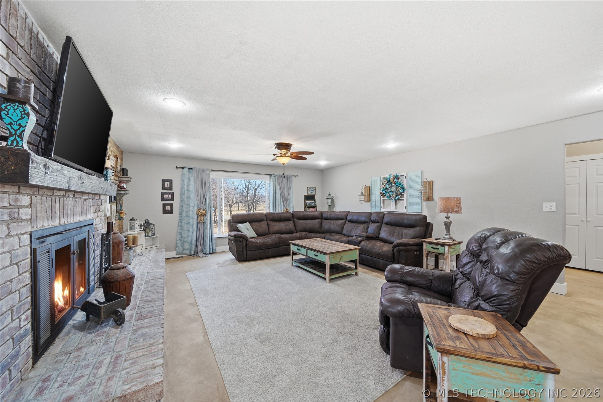 3811 S 45th E Property Photo 11