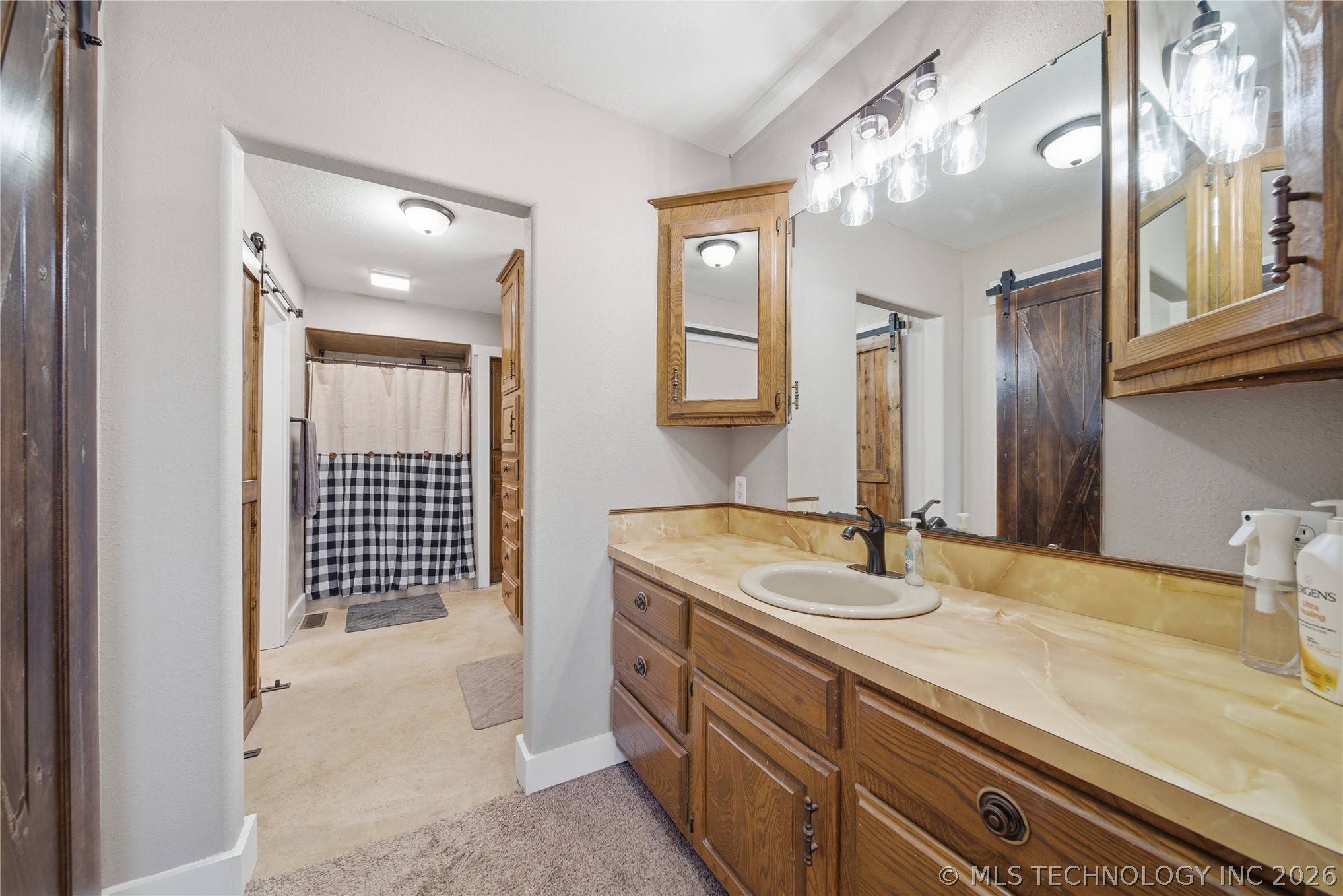 3811 S 45th E Property Photo 23