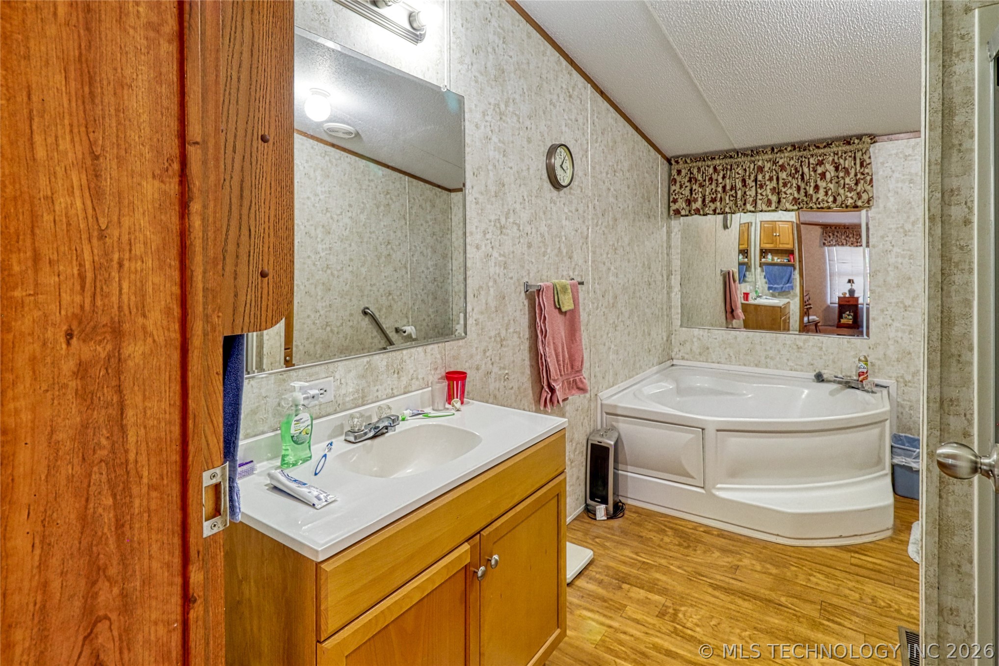 88 Spike Road Property Photo 30