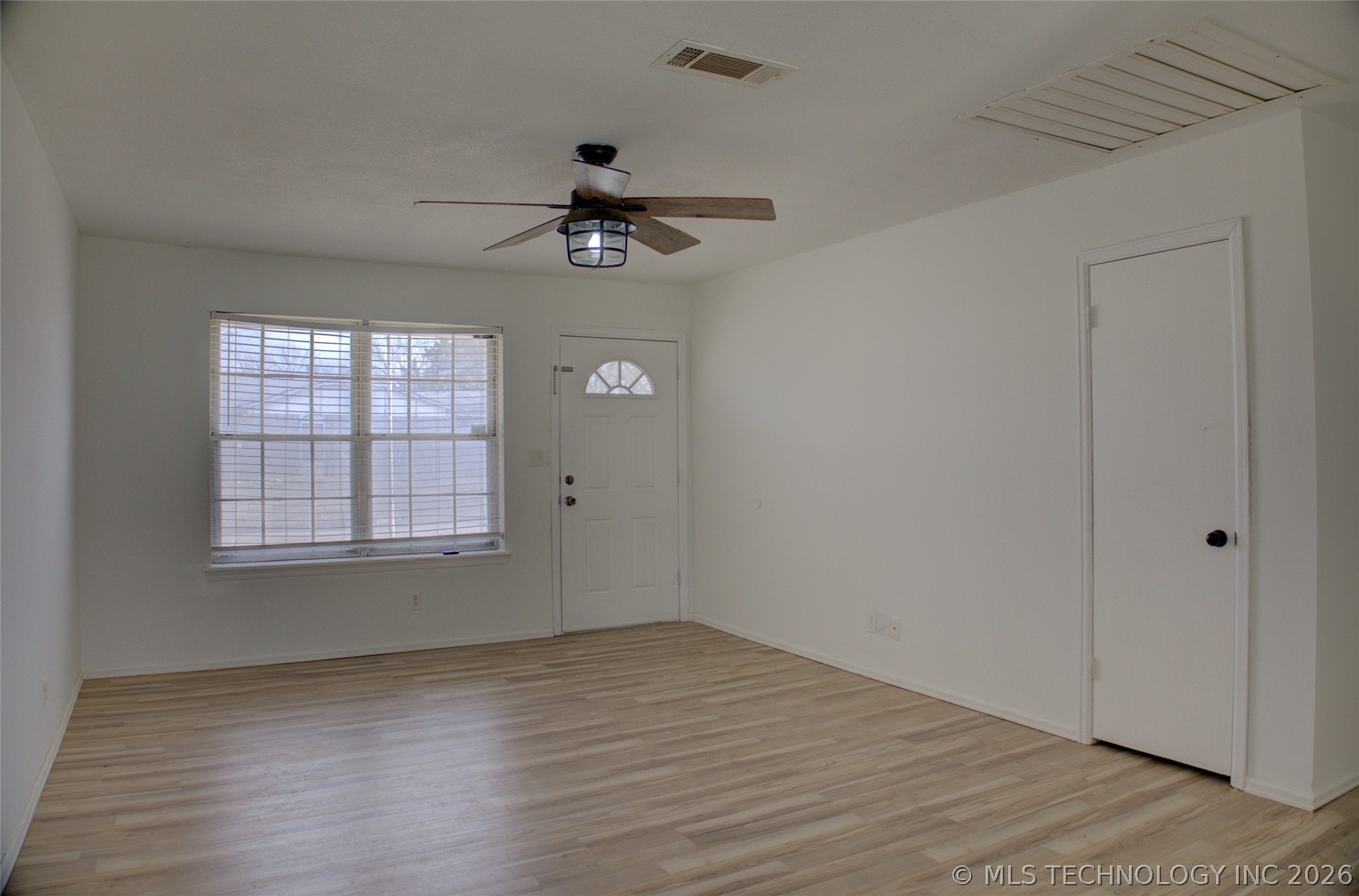 1405 N Lang Street Property Photo 2