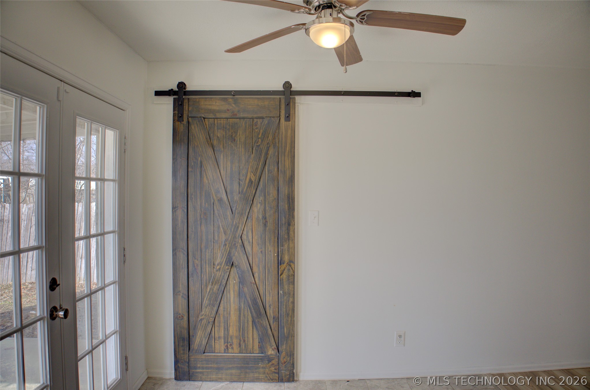 1405 N Lang Street Property Photo 8